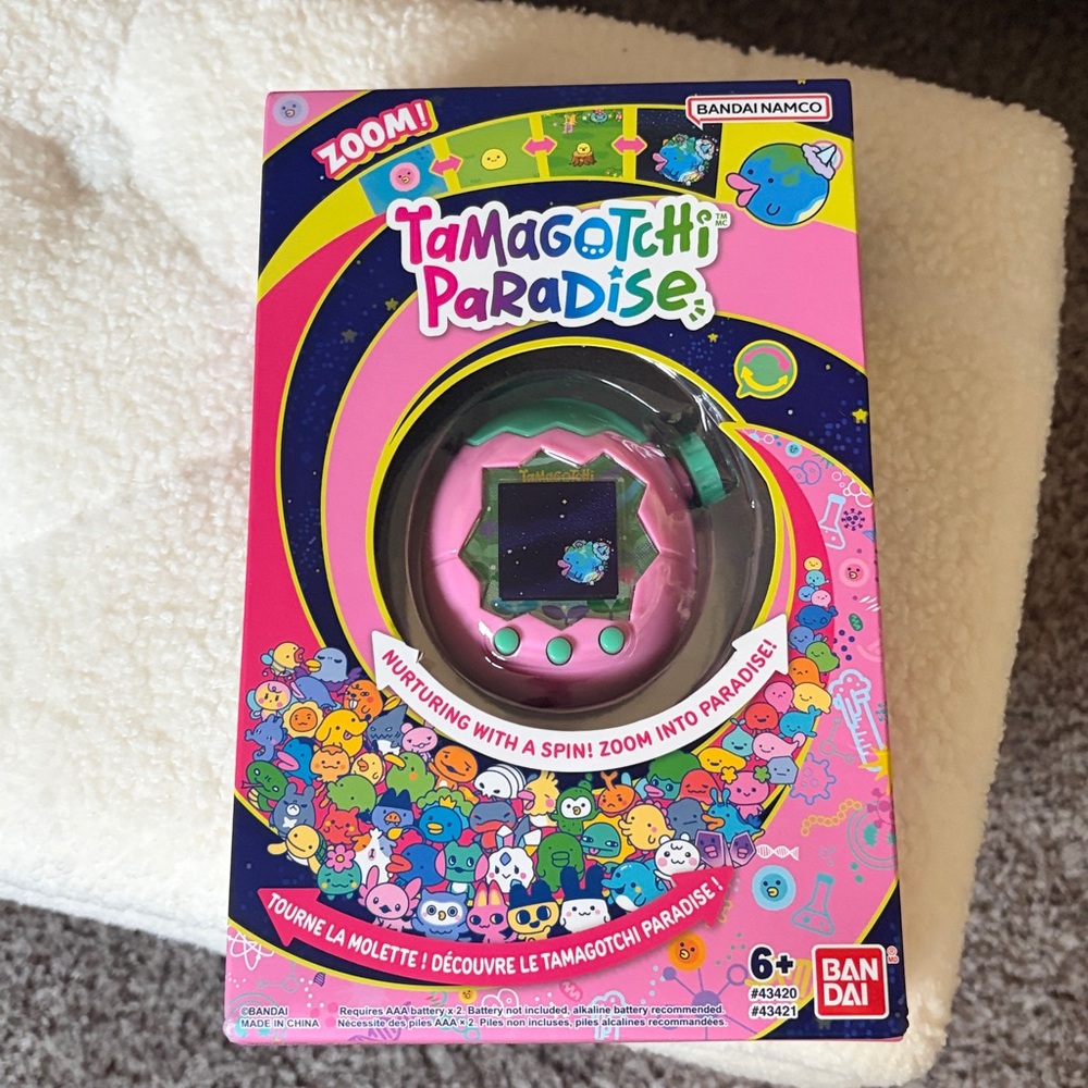 Tamagotchi Paradise - pink land -brand new in box
